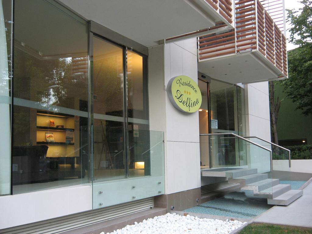 Residence Delfina Римини Экстерьер фото