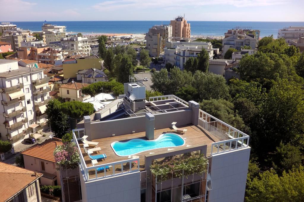 Residence Delfina Римини Экстерьер фото