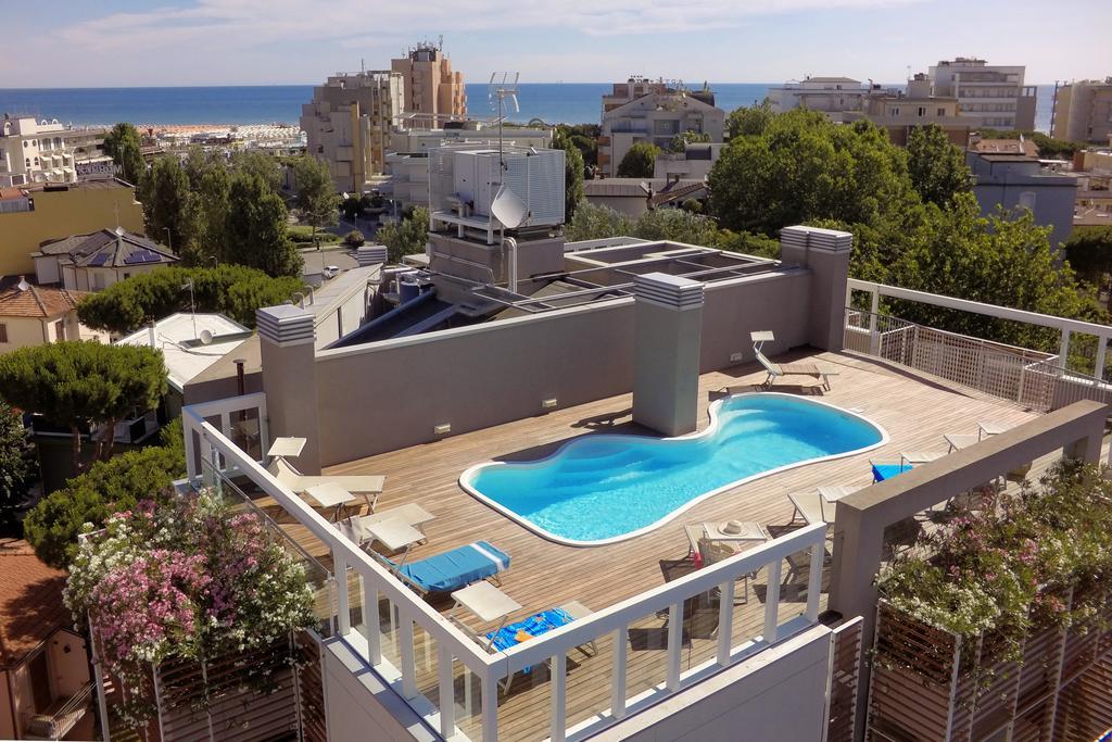 Residence Delfina Римини Экстерьер фото