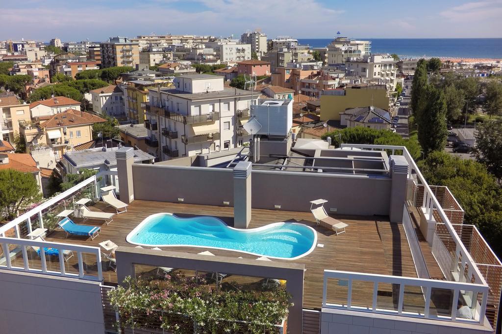 Residence Delfina Римини Экстерьер фото