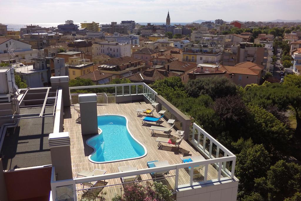 Residence Delfina Римини Экстерьер фото