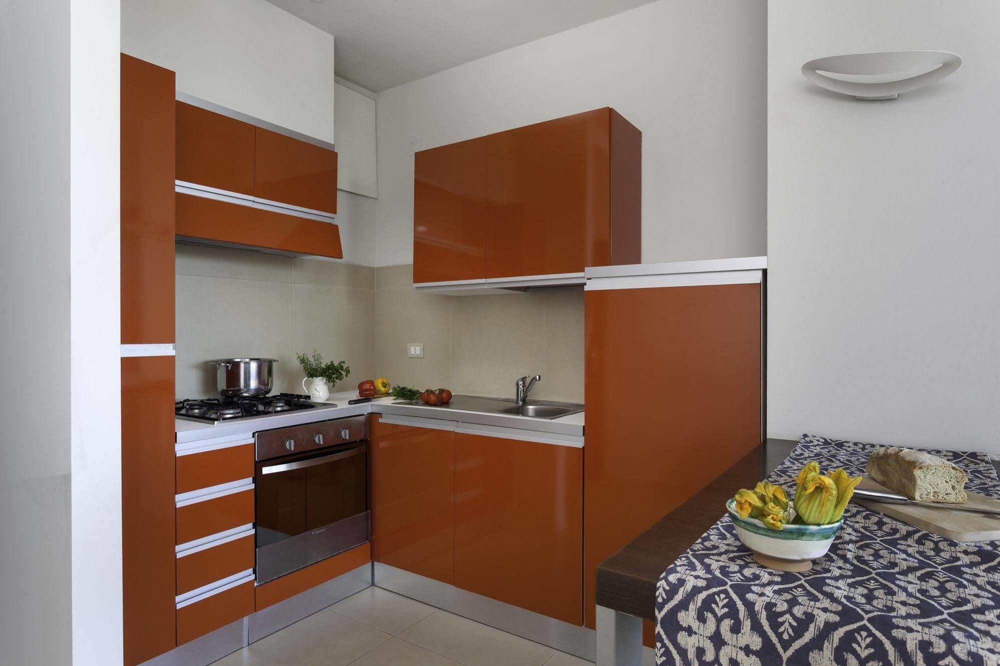Residence Delfina Римини Экстерьер фото