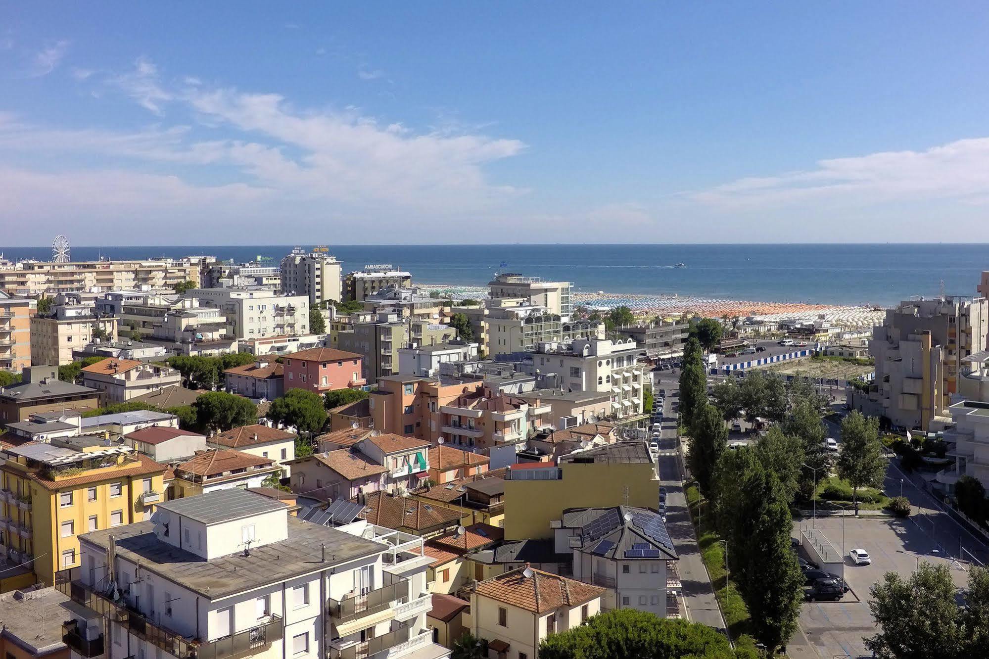 Residence Delfina Римини Экстерьер фото